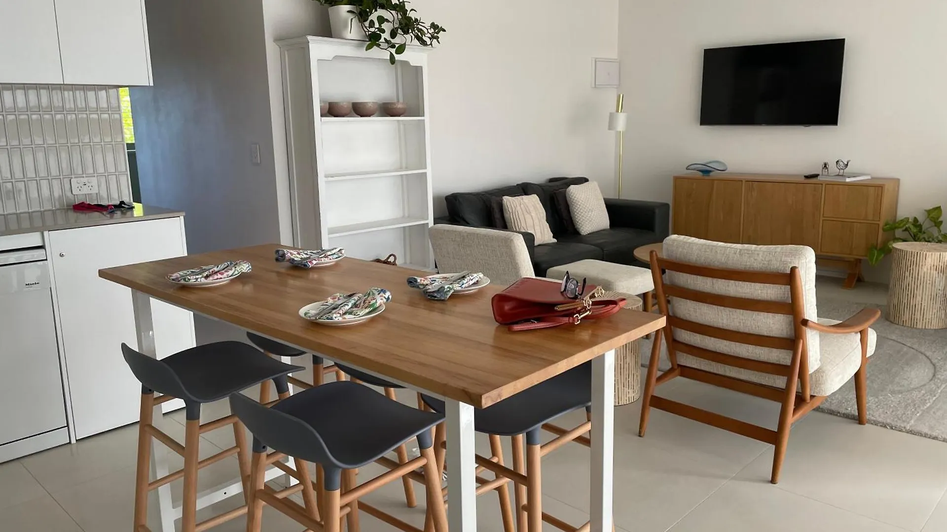 Apartment Noosa Shores Apt 29-Noosa Heads-Near Hastings St Australia
