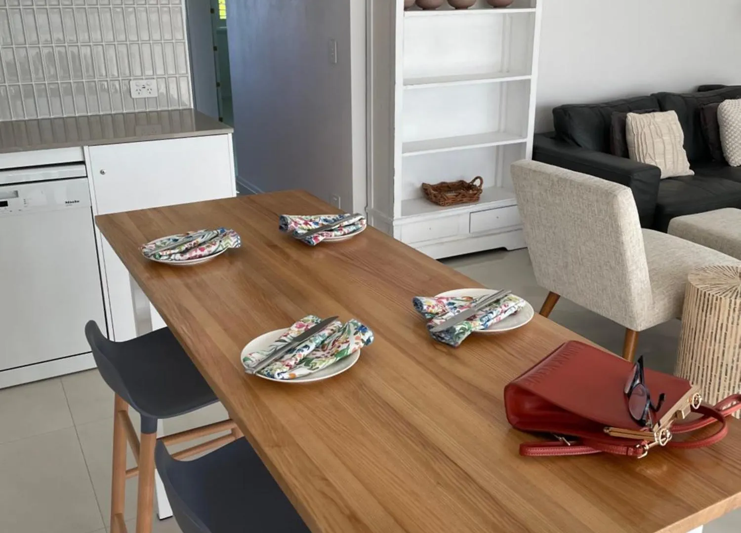 Apartment Noosa Shores Apt 29-Noosa Heads-Near Hastings St Australia