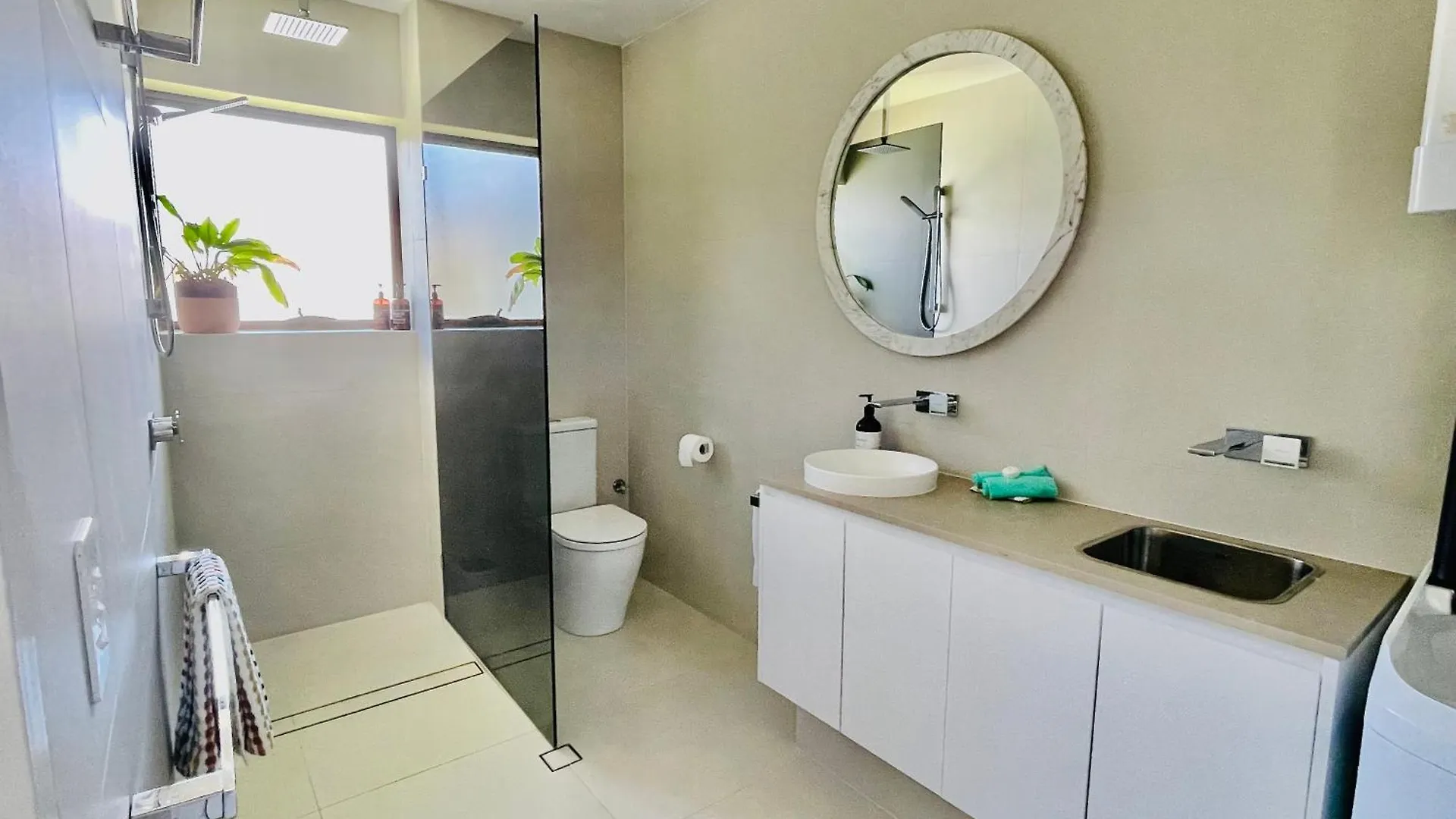 Noosa Shores Apt 29-Noosa Heads-Near Hastings St