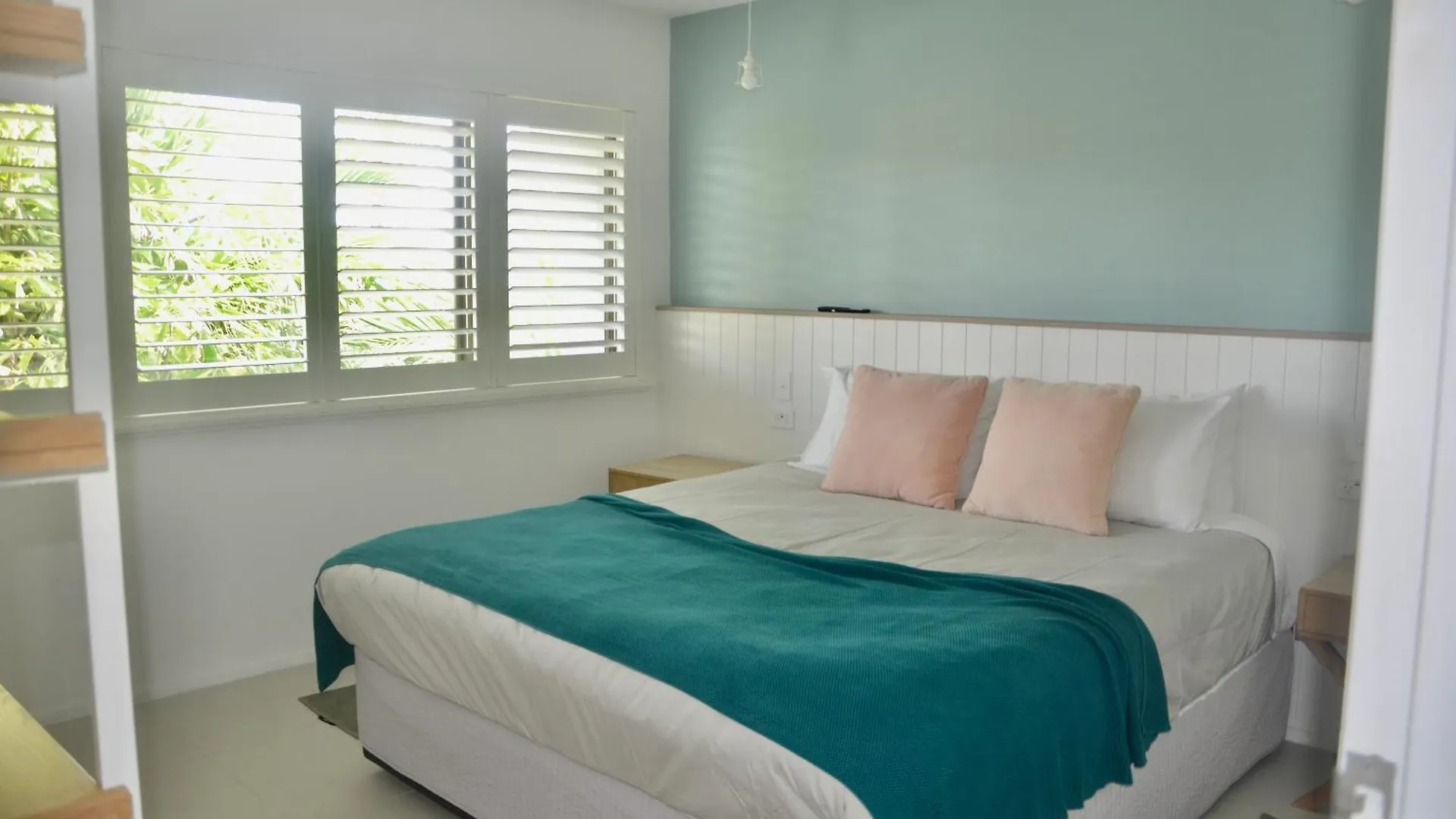 Noosa Shores Apt 29-Noosa Heads-Near Hastings St 0*,